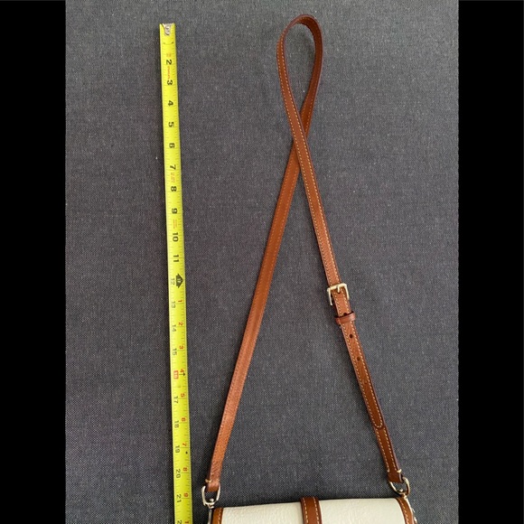 Dooney & Bourke Handbags - Dooney and Bourke Holly crossbody bag